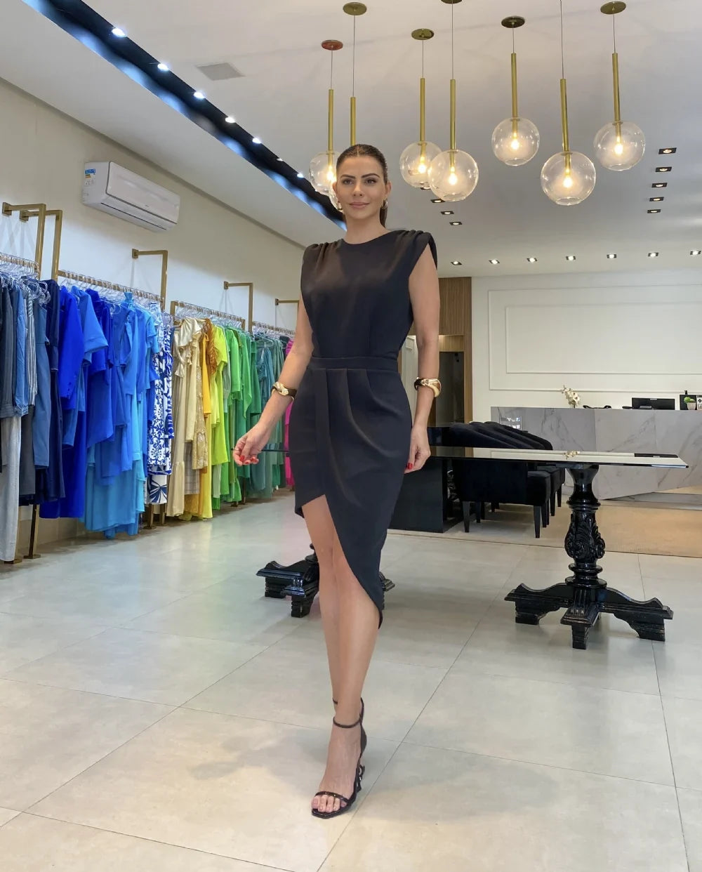 Vanya - Elegante en moderne jurk