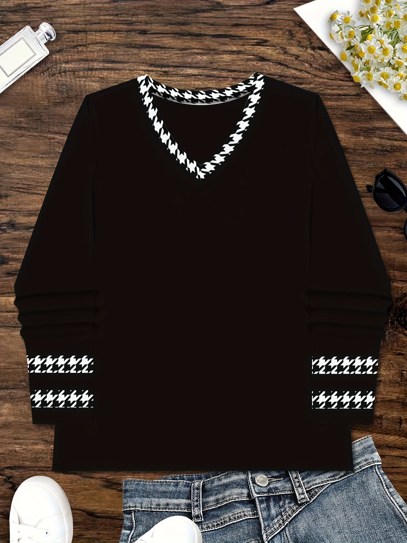 Pavlina - Chic Gestreept T-shirt met V-hals
