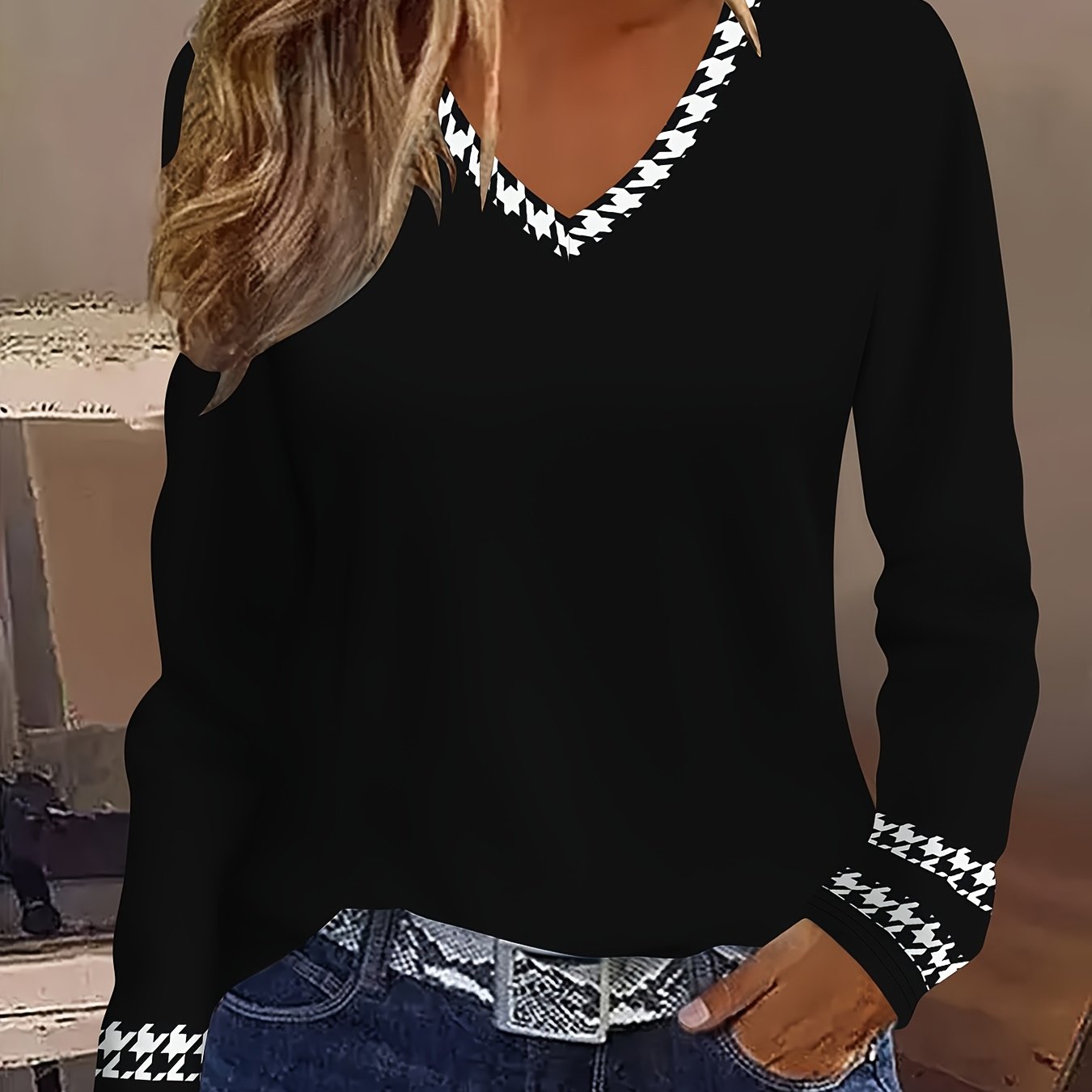 Pavlina - Chic Gestreept T-shirt met V-hals