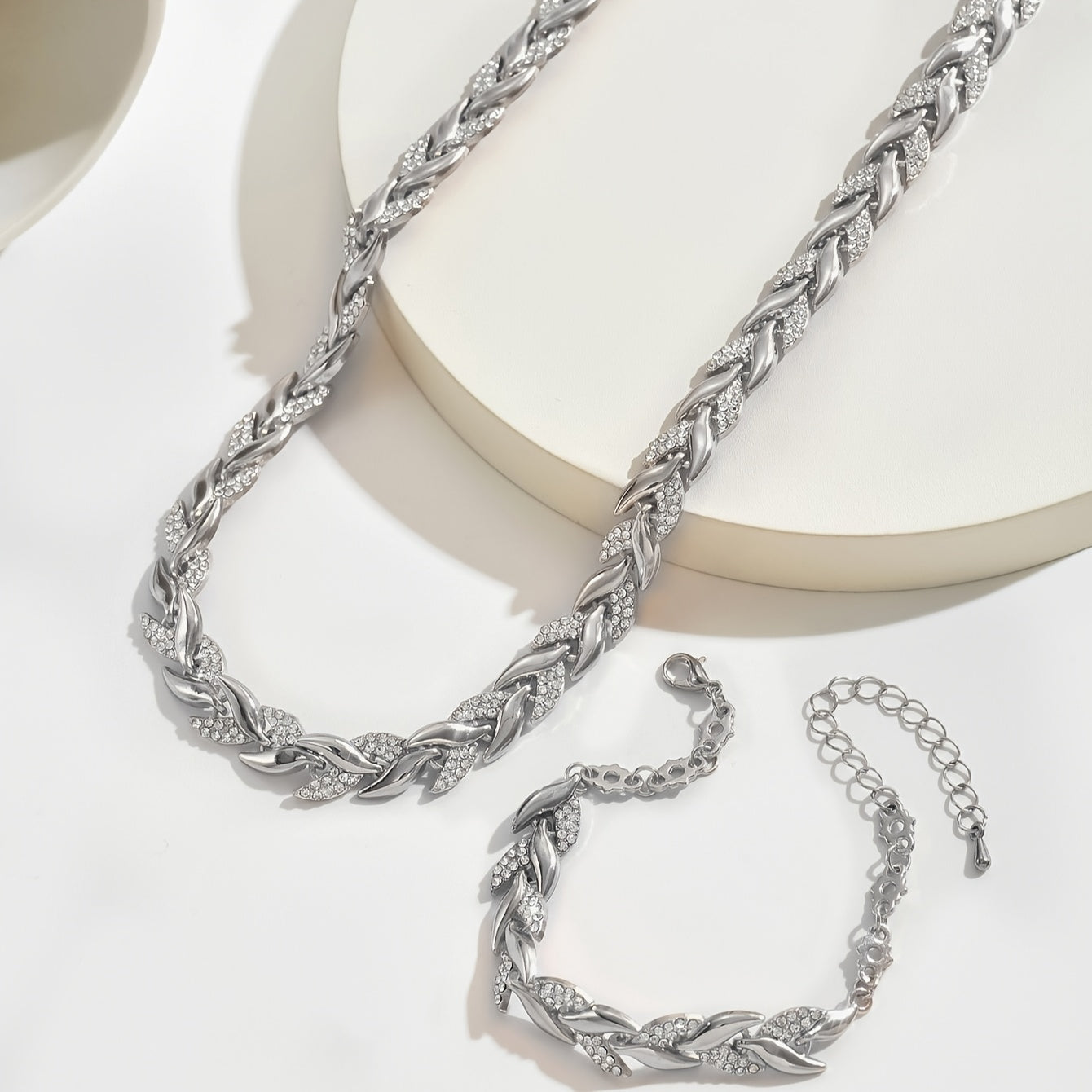 Avelynora - Elegante Marine Staart Pendant
