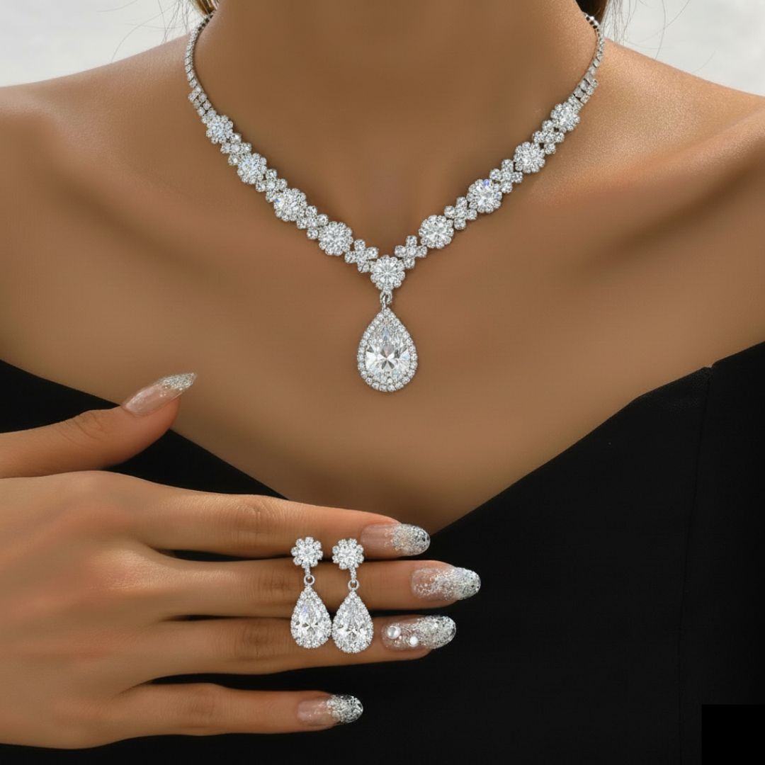 Gwenelivra - Elegant Sieraadset in Diepblauwe Zirkonia