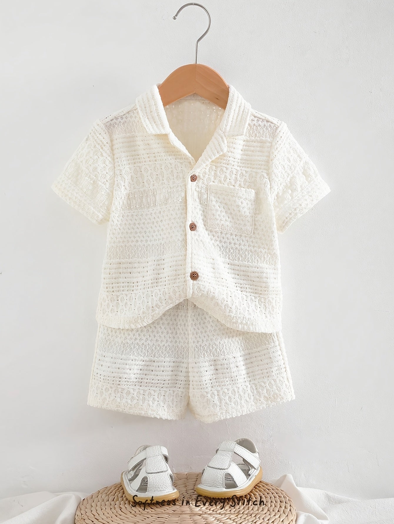 2pcs Children's/boys' Casual Set, a Spring/summer Boys' Shirt and Shorts Set. Features a White Knitted Short-sleeve Top with Elastic Knitted Shorts, Perfect for Outdoor Activities, Sports, Daily Wear, Outings, and Travel. Summer Outfits for Boys