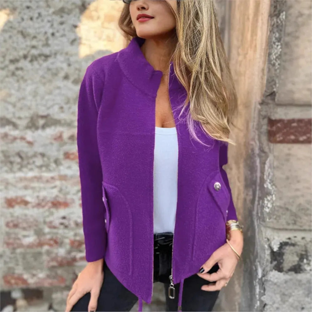 Emeline - Damesjack met hoge kraag en rits