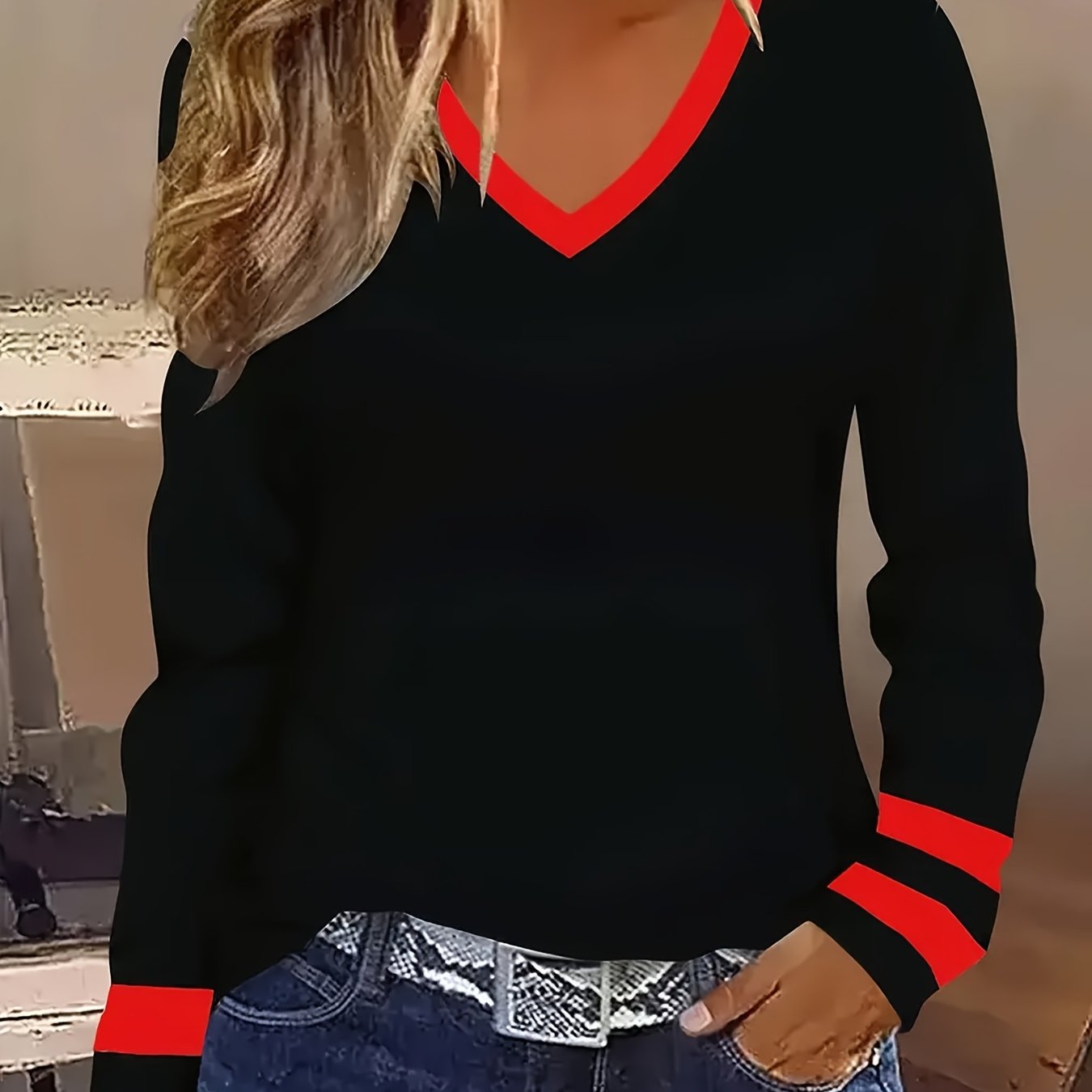Pavlina - Chic Gestreept T-shirt met V-hals