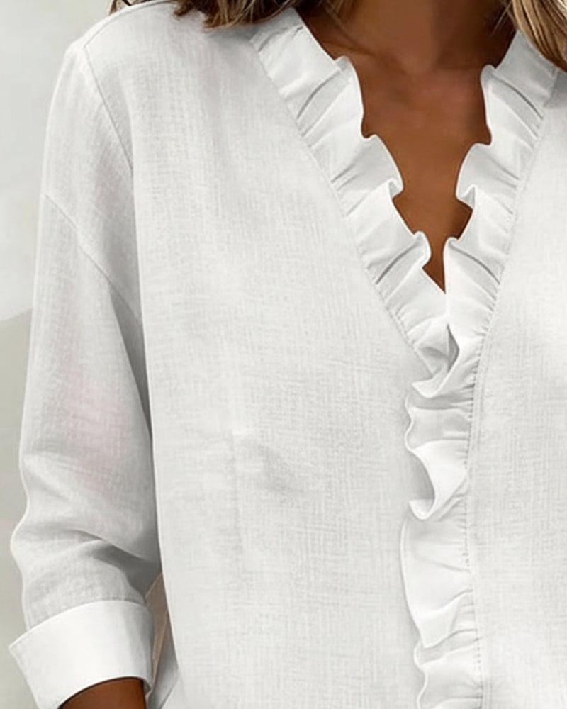 Elissavienne - Elegante Katoenen Blouse met Volants en V-Hals