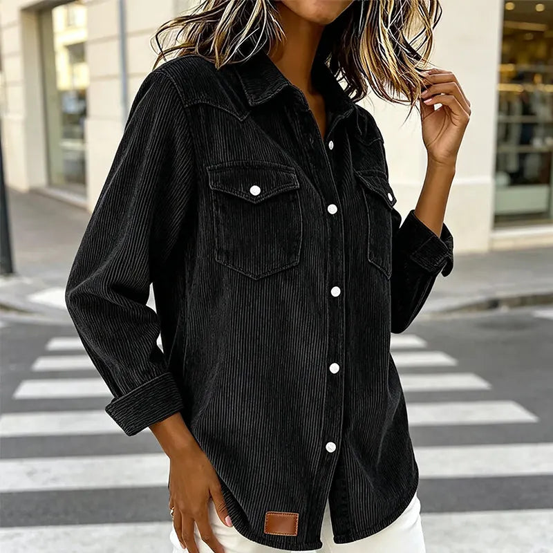 Sigrid - Gestreepte damesblouse met knopen en zakken