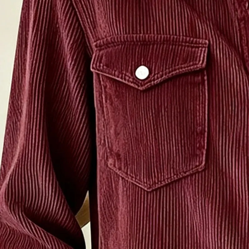 Sigrid - Gestreepte damesblouse met knopen en zakken