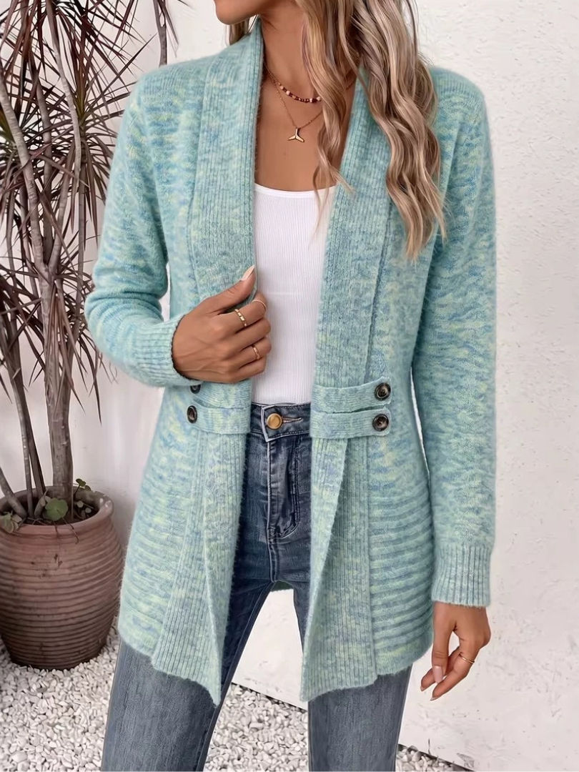 Aafke - Dames cardigan van breimateriaal met decoratieve knopen