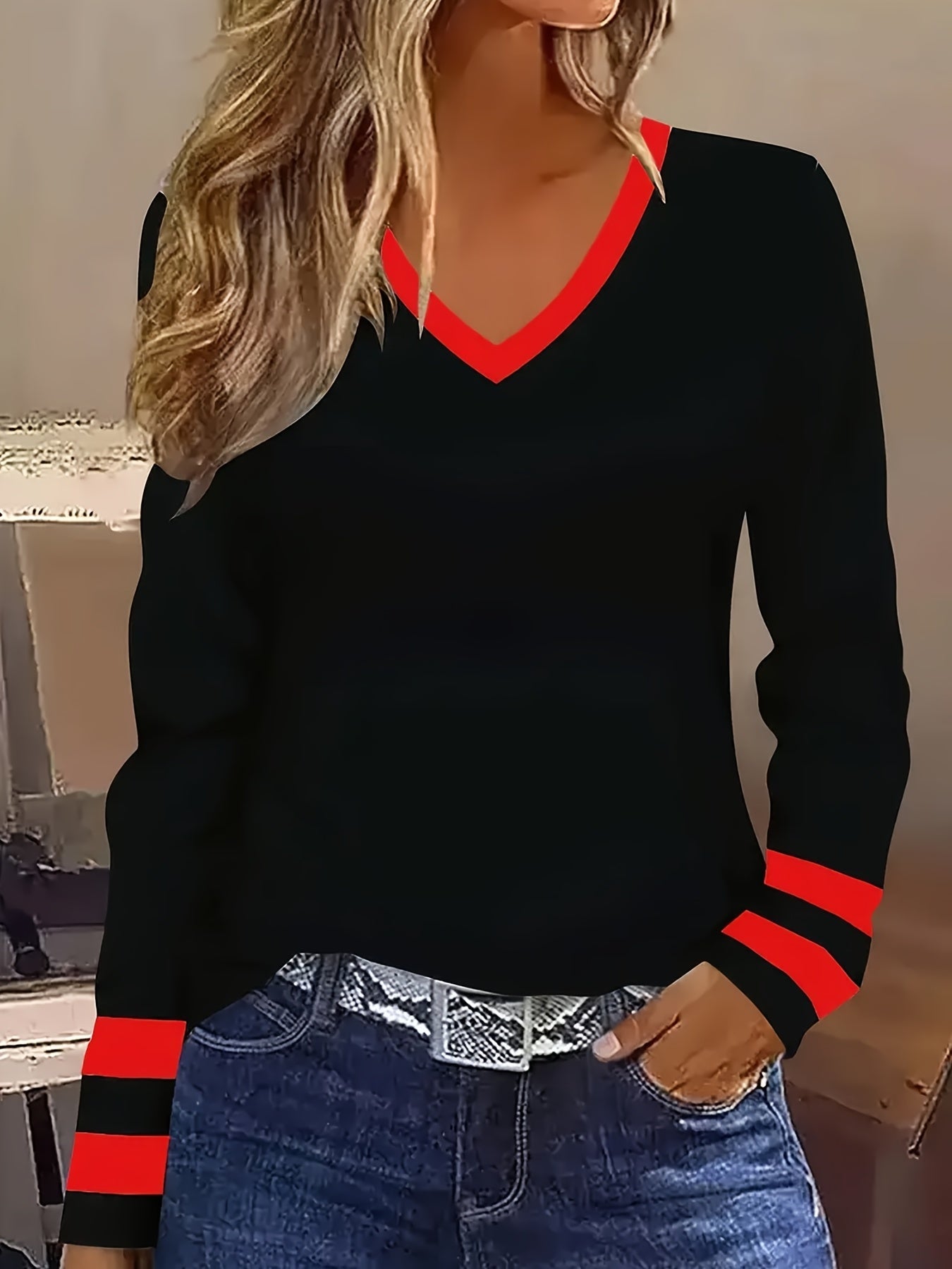 Pavlina - Chic Gestreept T-shirt met V-hals