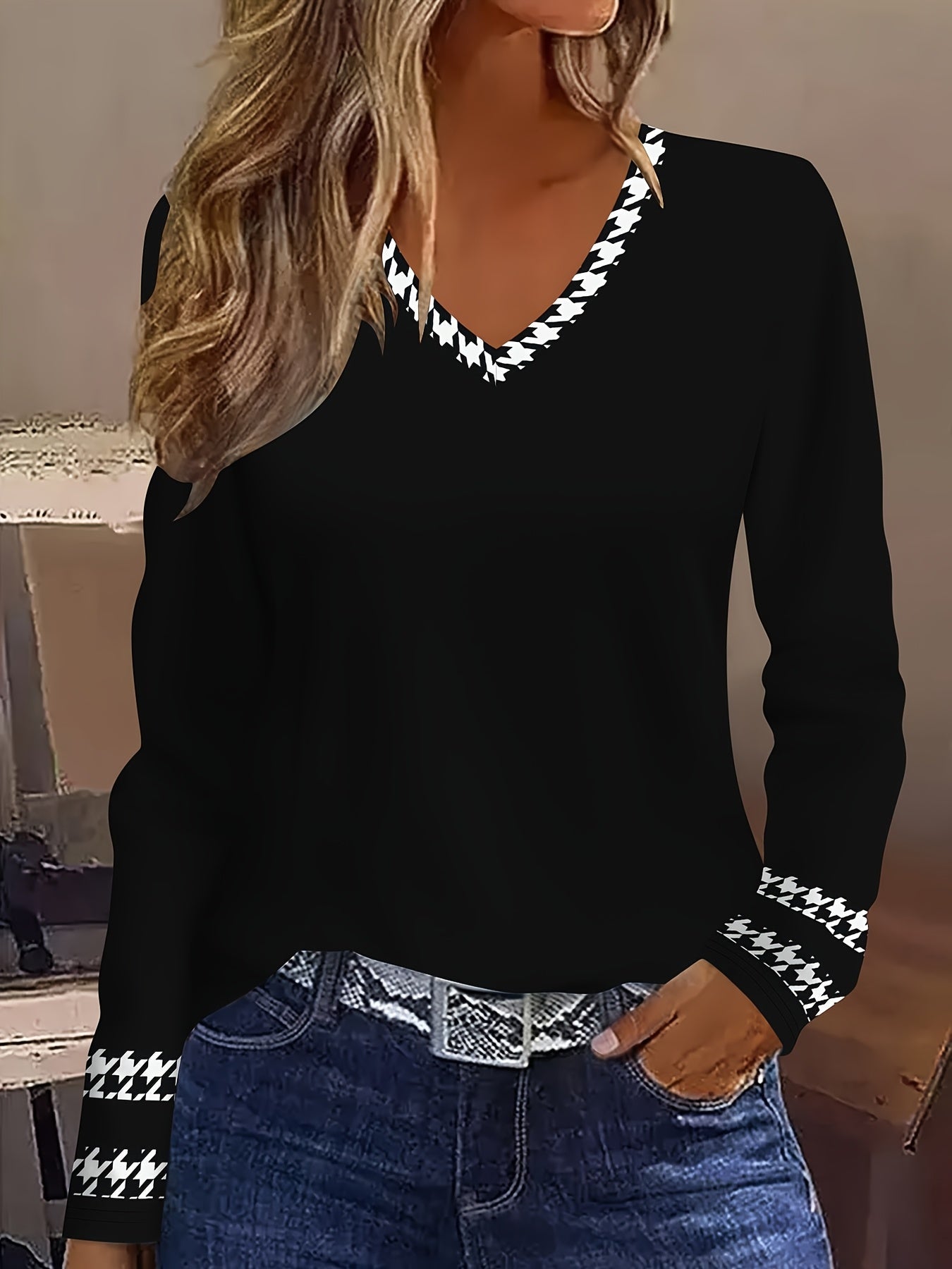 Pavlina - Chic Gestreept T-shirt met V-hals