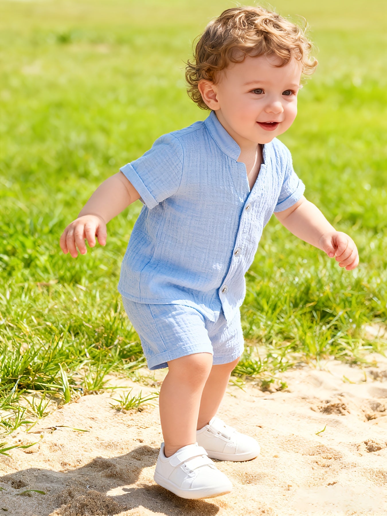 A Short-Sleeve Shirt And Shorts Set for Baby Boys, Featuring a Solid Color And a Stand-Up Collar Design. This Casual Gentleman Outfit Is Perfect for Spring And Summer, Suitable for Everyday Outings, Birthday Parties, And Photo Opportunities