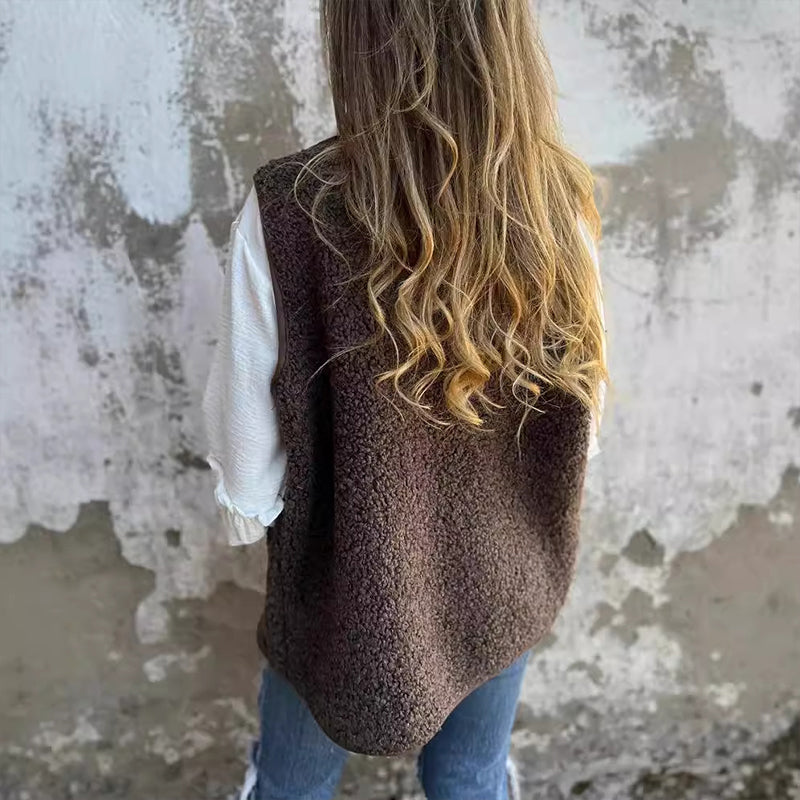 Nahla - Kort vest met warme knopen